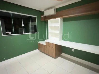 Casa com 4 Dormitórios - Miniatura - Lunardi Imóveis