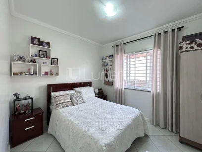 Casa com 3 Dormitórios - Miniatura - Lunardi Imóveis