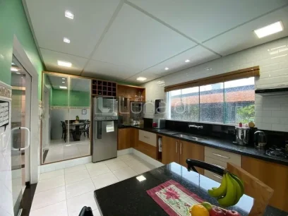 Casa com 4 Dormitórios - Miniatura - Lunardi Imóveis