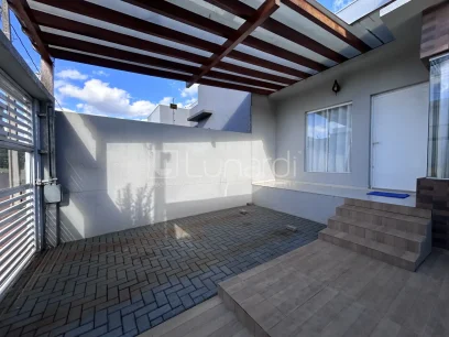 Casa com 2 Dormitórios - Miniatura - Lunardi Imóveis