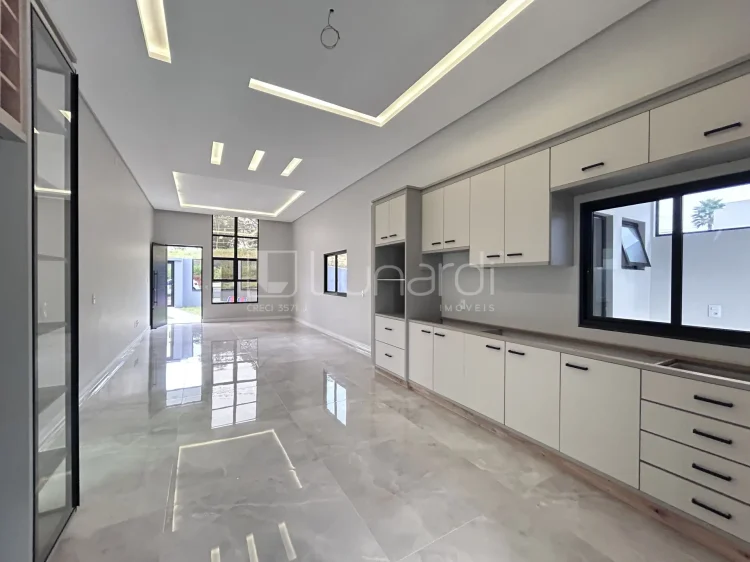 Casa com 3 Dormitórios - Lunardi Imóveis