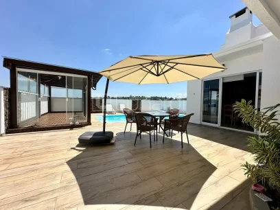 Casa com 5 Dormitórios - Lunardi Imóveis