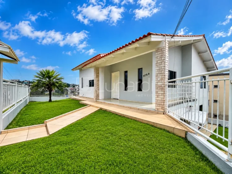 Casa com 4 Dormitórios - Lunardi Imóveis