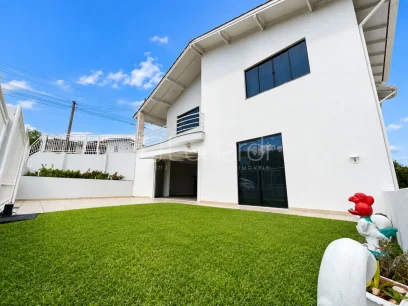 Casa com 4 Dormitórios - Miniatura - Lunardi Imóveis