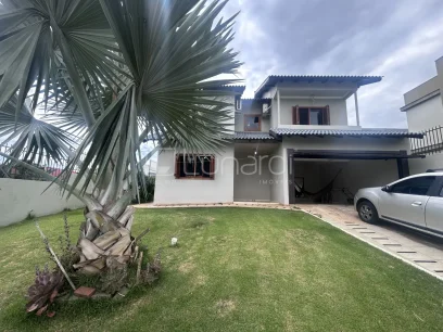 Casa com 3 Dormitórios - Lunardi Imóveis
