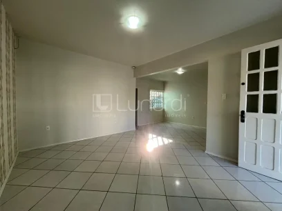 Casa com 3 Dormitórios - Miniatura - Lunardi Imóveis