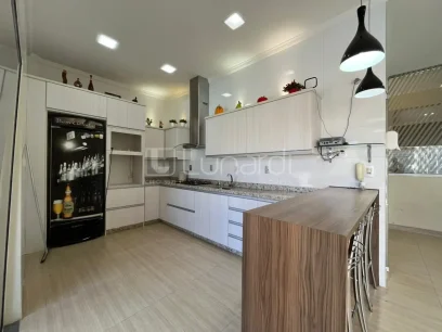 Casa com 3 Dormitórios - Miniatura - Lunardi Imóveis