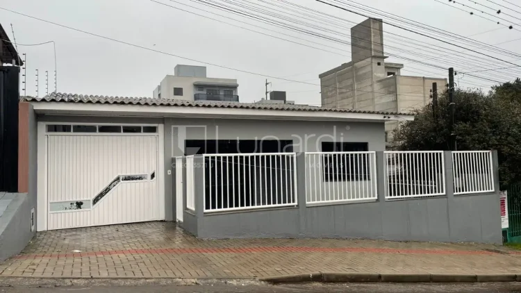 Casa com 3 Dormitórios - Lunardi Imóveis