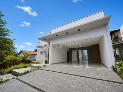 Casa com 3 Dormitórios - Lunardi Imóveis