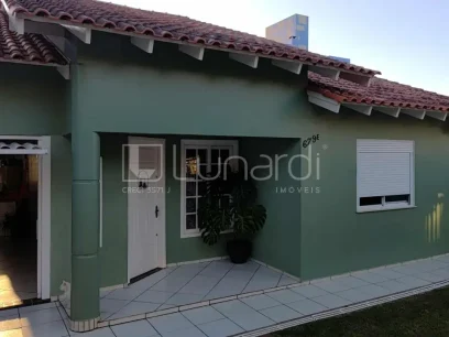 Casa com 3 Dormitórios - Lunardi Imóveis