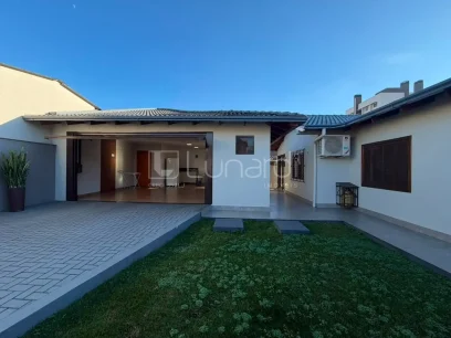 Casa com 3 Dormitórios - Miniatura - Lunardi Imóveis