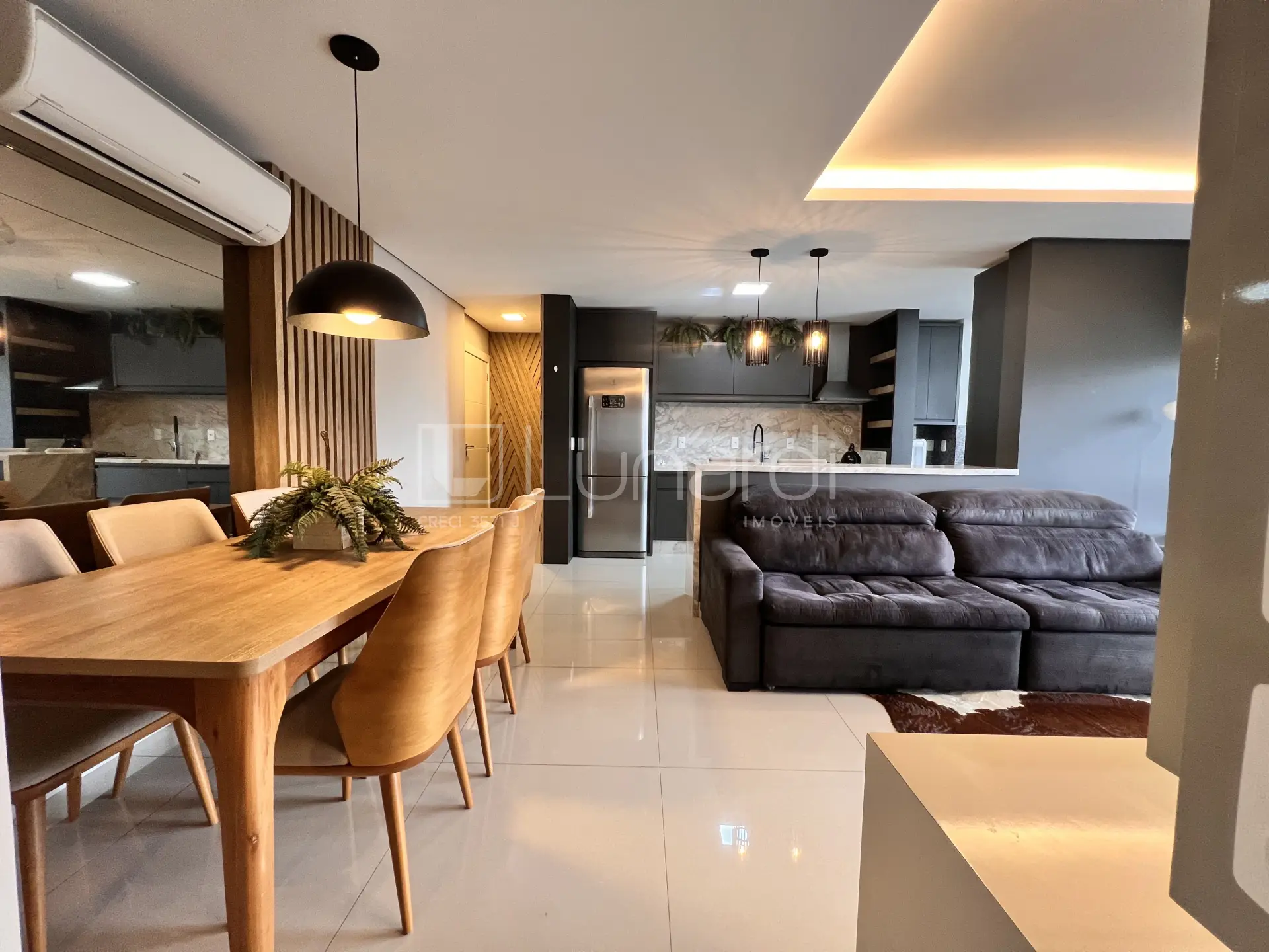 Apartamento com 2 Dormitórios - Lunardi Imóveis