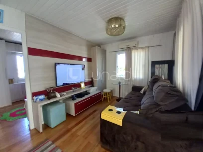 Casa com 2 Dormitórios - Miniatura - Lunardi Imóveis