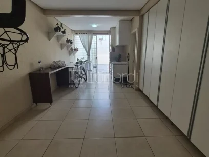 Sobrado com 3 Dormitórios - Miniatura - Lunardi Imóveis