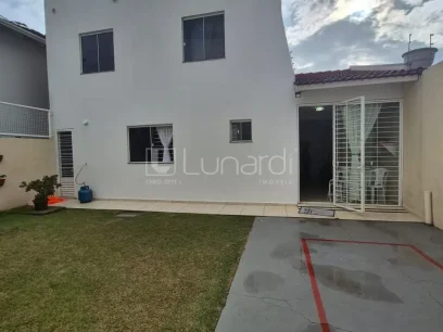 Sobrado com 3 Dormitórios - Miniatura - Lunardi Imóveis