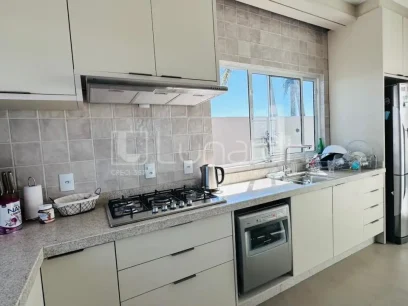 Casa com 3 Dormitórios - Miniatura - Lunardi Imóveis