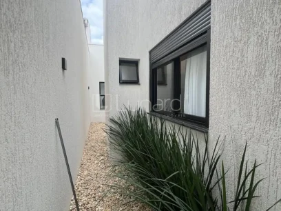 Casa com 3 Dormitórios - Miniatura - Lunardi Imóveis