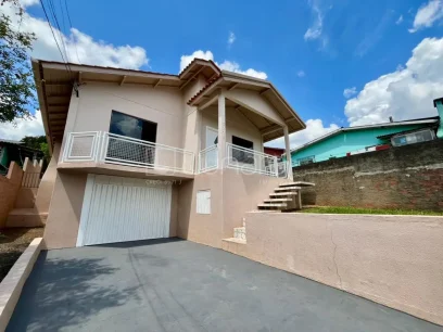 Casa com 3 Dormitórios - Lunardi Imóveis