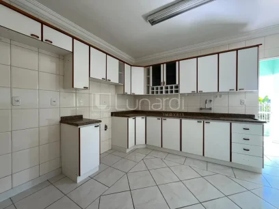 Casa com 4 Dormitórios - Miniatura - Lunardi Imóveis