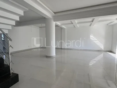 Casa com 4 Dormitórios - Miniatura - Lunardi Imóveis