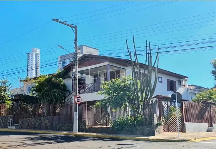 Casa com 3 Dormitórios - Lunardi Imóveis