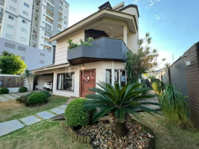 Casa com 3 Dormitórios - Miniatura - Lunardi Imóveis