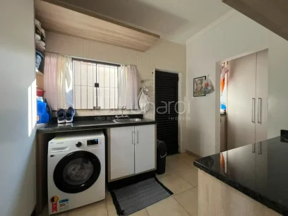 Casa com 3 Dormitórios - Miniatura - Lunardi Imóveis