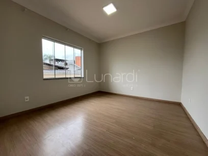 Casa com 3 Dormitórios - Miniatura - Lunardi Imóveis