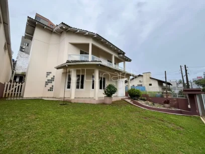 Casa com 3 Dormitórios - Miniatura - Lunardi Imóveis