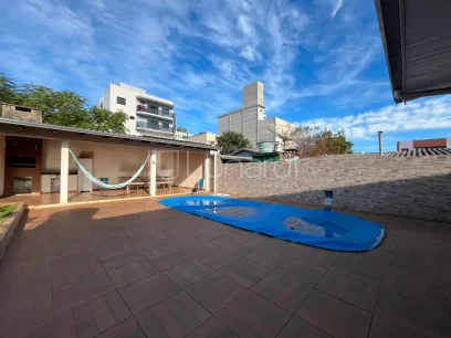 Casa com 3 Dormitórios - Miniatura - Lunardi Imóveis