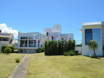 Casa com 4 Dormitórios - Miniatura - Lunardi Imóveis