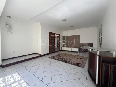 Casa com 4 Dormitórios - Miniatura - Lunardi Imóveis