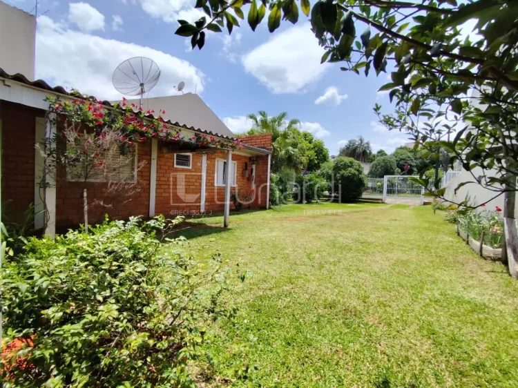 Casa com 3 Dormitórios - Lunardi Imóveis
