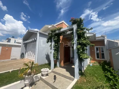 Casa com 3 Dormitórios - Lunardi Imóveis