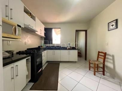 Casa com 3 Dormitórios - Miniatura - Lunardi Imóveis