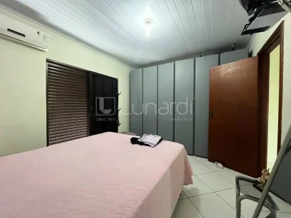 Casa com 3 Dormitórios - Miniatura - Lunardi Imóveis