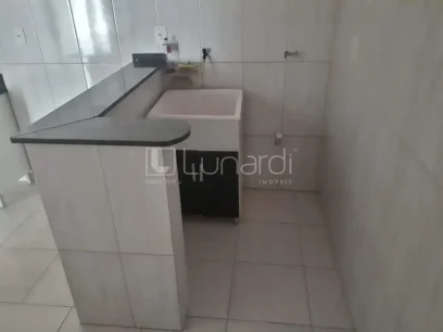 Casa com 2 Dormitórios - Miniatura - Lunardi Imóveis
