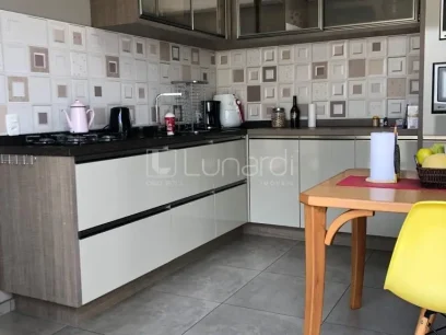 Casa com 3 Dormitórios - Miniatura - Lunardi Imóveis