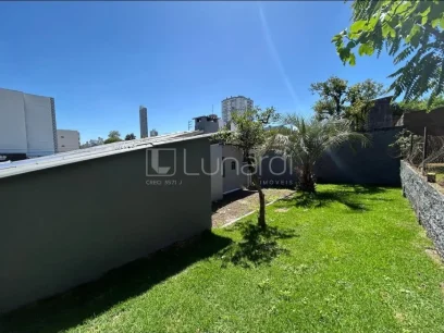 Casa com 3 Dormitórios - Miniatura - Lunardi Imóveis