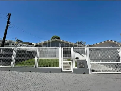 Casa com 3 Dormitórios - Lunardi Imóveis