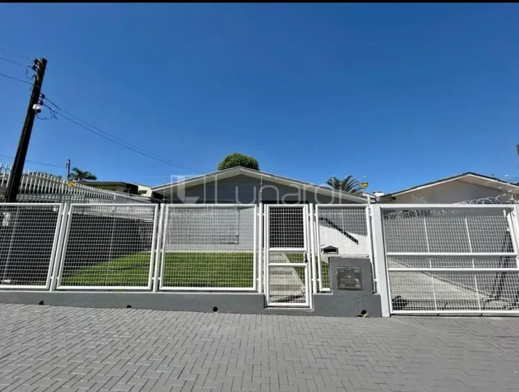 Casa com 3 Dormitórios - Lunardi Imóveis