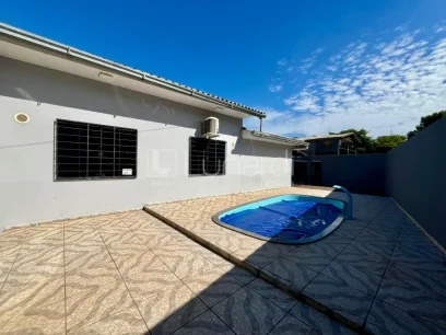 Casa com 3 Dormitórios - Lunardi Imóveis