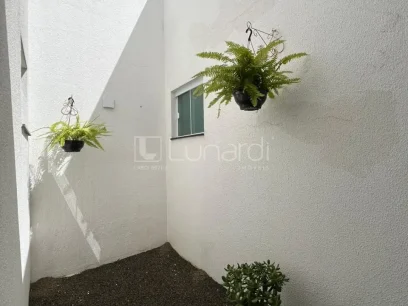 Casa com 2 Dormitórios - Miniatura - Lunardi Imóveis