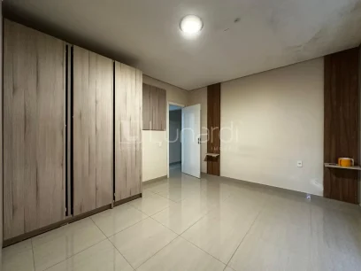 Casa com 3 Dormitórios - Miniatura - Lunardi Imóveis