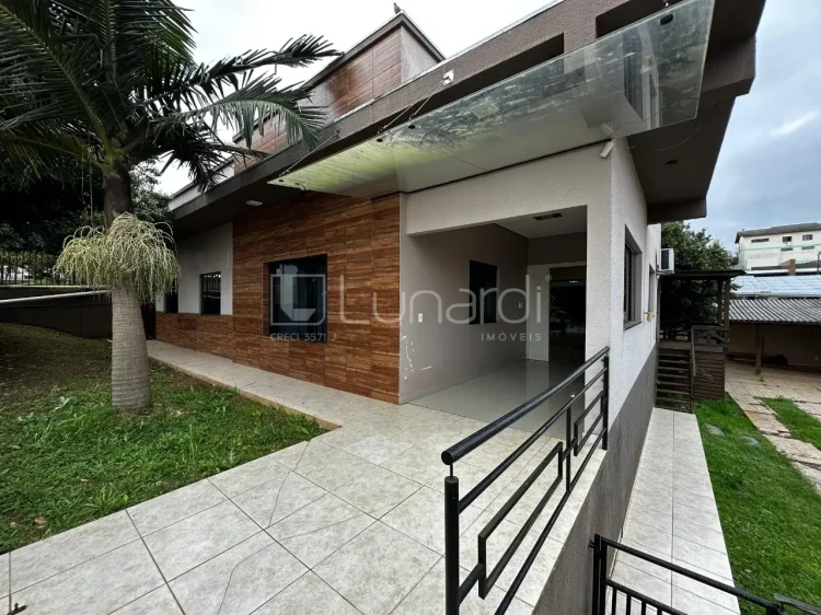 Casa com 3 Dormitórios - Lunardi Imóveis