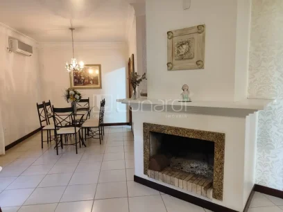 Casa com 4 Dormitórios - Miniatura - Lunardi Imóveis