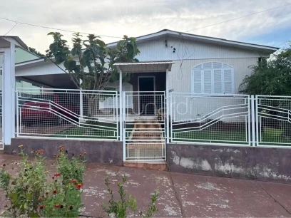 Casa com 3 Dormitórios - Lunardi Imóveis