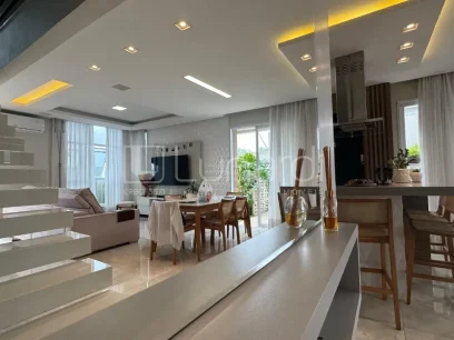 Casa com 4 Dormitórios - Lunardi Imóveis