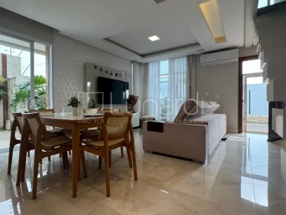 Casa com 4 Dormitórios - Miniatura - Lunardi Imóveis