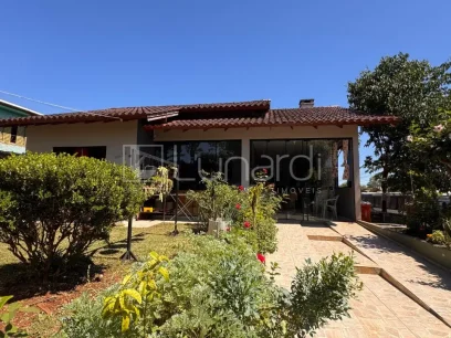 Casa com 3 Dormitórios - Lunardi Imóveis